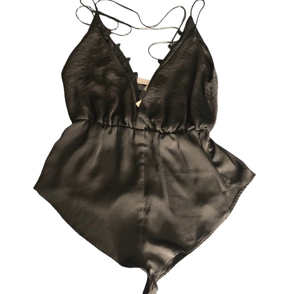 Asos Double V-neck Satin Chemise  Romper Size XSmall NWT - Picture 1 of 7